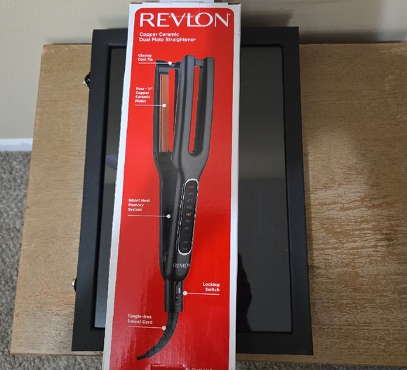 Revlon Copper Ceramic Dual Plate Straightener - Picture 1 of 4